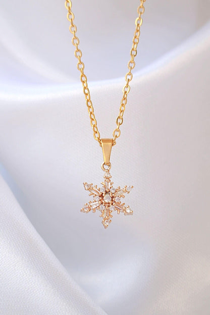 24 Karats Snowflake Necklace