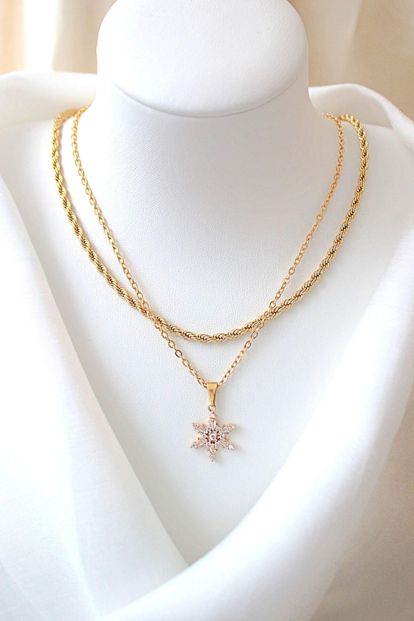 24 Karats Snowflake Necklace